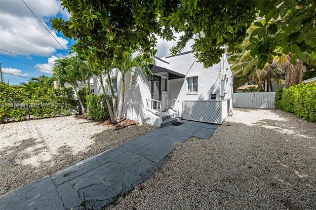 Spacious 4BR With Backyard Near Brickell photo 2