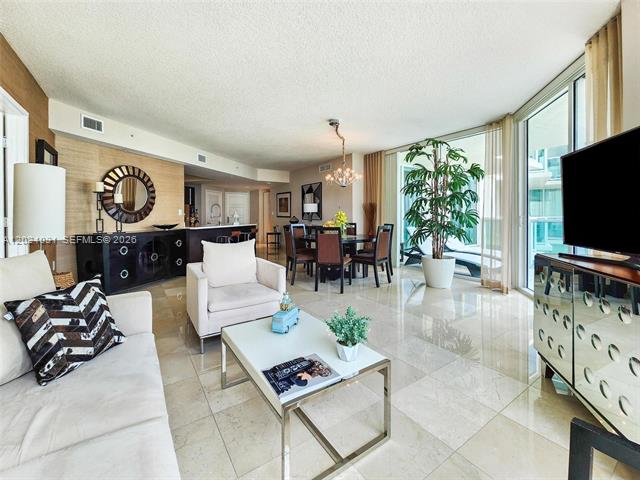 St Tropez On The Bay: Ocean View 3BR