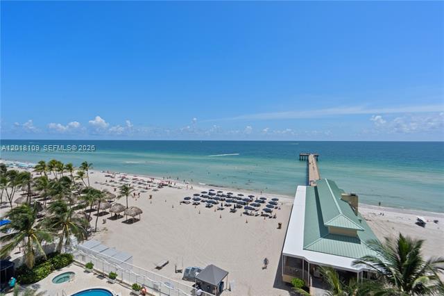 Oceanfront La Perla: 2BR Den, Direct Views photo 3