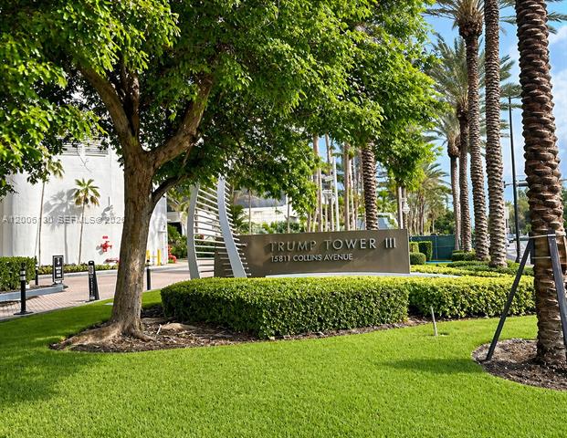 Beachfront Sunny Isles 2BR With Resort Amenities photo 2