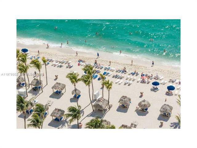 La Perla Oceanfront: 3 Balconies, Ocean Views photo 3