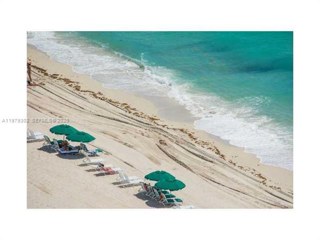 La Perla Oceanfront: 3 Balconies, Ocean Views photo 2