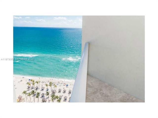 La Perla Oceanfront: 3 Balconies, Ocean Views