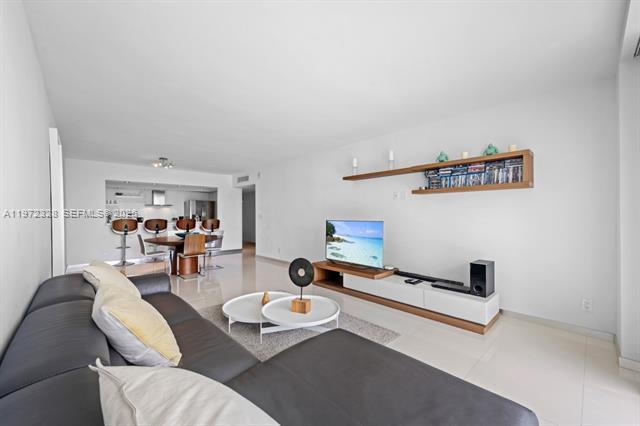Newly Remodeled Sunny Isles Beach Waterfront 2BR photo 3