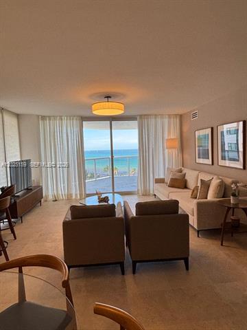 La Gorce Palace Waterfront 2BR Remodeled photo 2