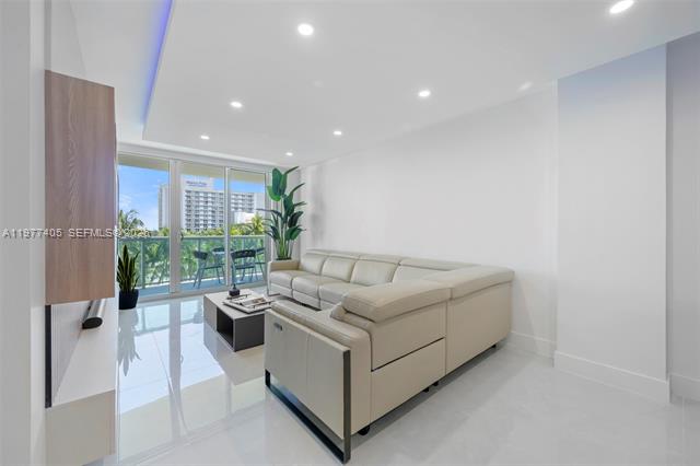 Newly Remodeled Sunny Isles Beach Waterfront 1BR photo 3