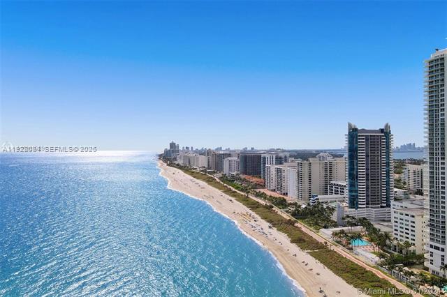 Renovated La Gorce Palace Oceanfront 2BR photo 2