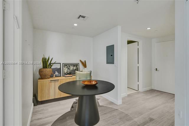Corner Unit With Intracoastal Skyline Views photo 2
