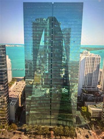 Conrad Miami: Skyline Views, Full Amenities
