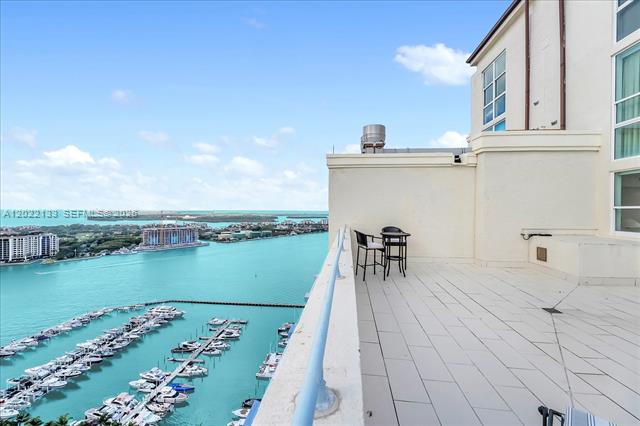 Penthouse Panoramic Views At Yacht Club Portofino