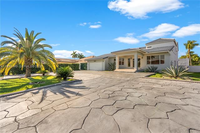 Luxury Kendall Villa With Pool And Five Suites photo 2