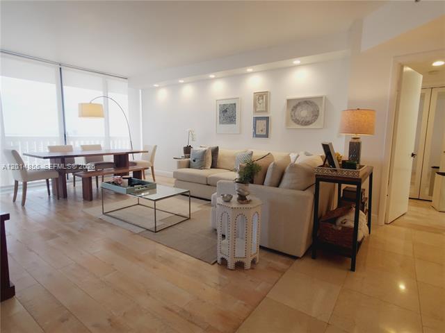 Williams Island Luxury 3BR With Den