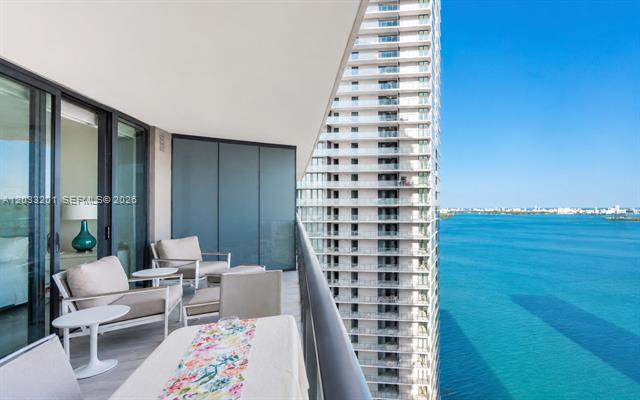 Paraiso Bay: Bayview 2BR With Resort Amenities