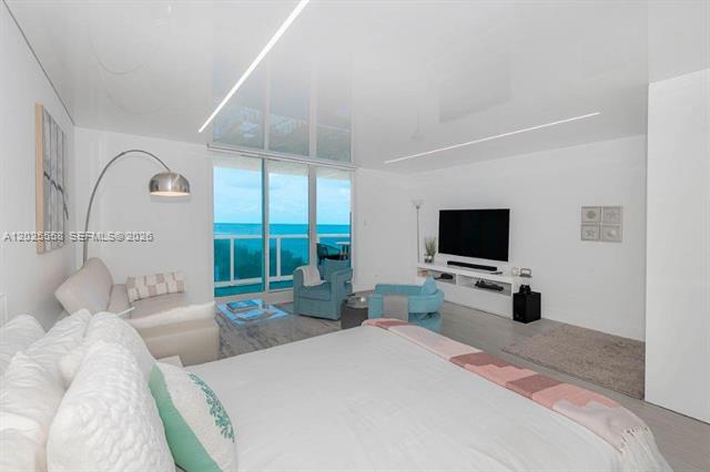 Roney Palace Studio With Ocean & Pool Views photo 3