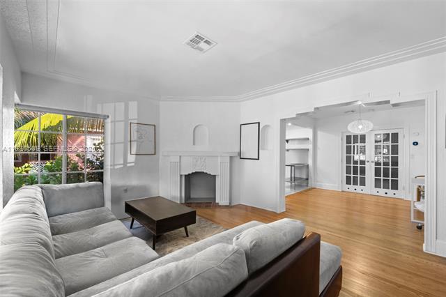 Design District Home With Guest Cottage photo 3