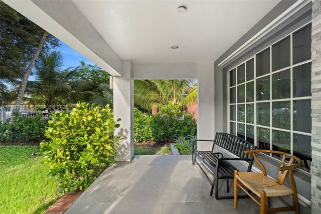 Design District Home With Guest Cottage photo 2