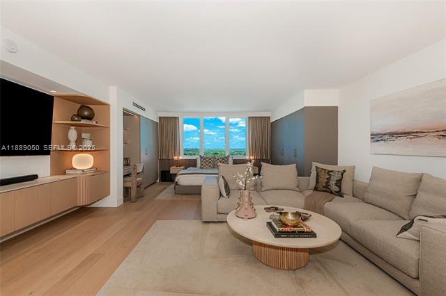 Roney Palace Oceanfront Studio With Pools photo 2