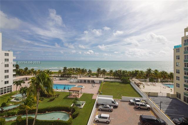 Remodeled Oceanfront 2BR, Carriage Club North photo 2