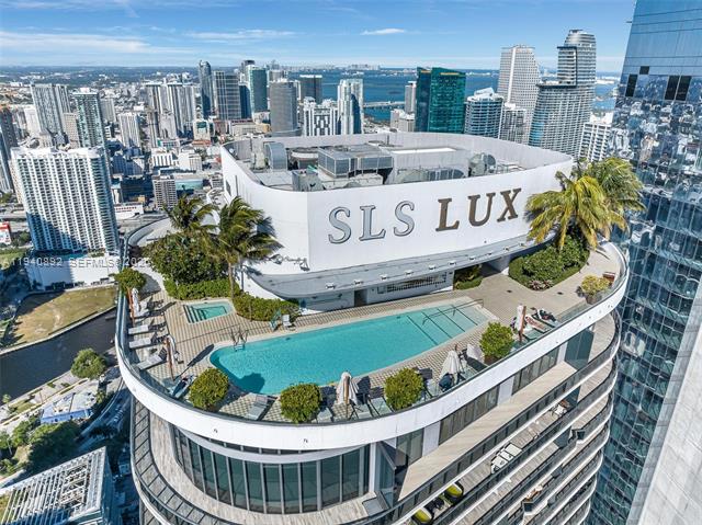 SLS Lux Brickell: Wrap Balcony, City Views