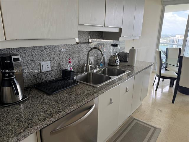 Williams Island Pool View Furnished 2BR photo 2
