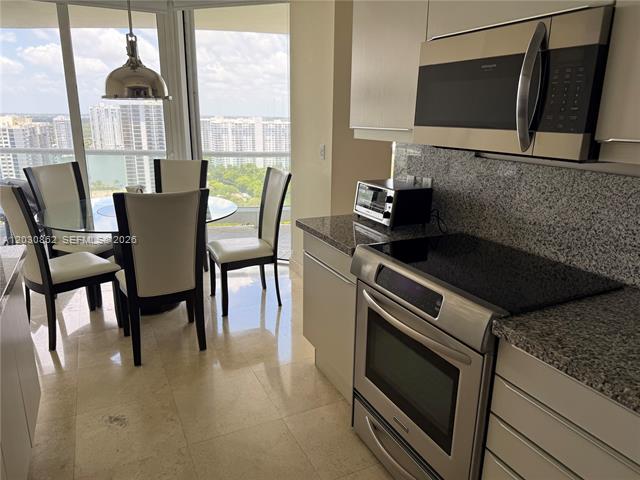 Williams Island Pool View Furnished 2BR photo 3