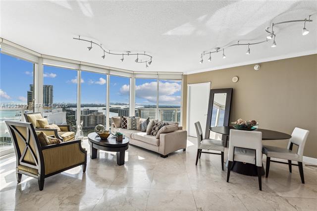 La Perla Corner Unit With Ocean Views photo 2