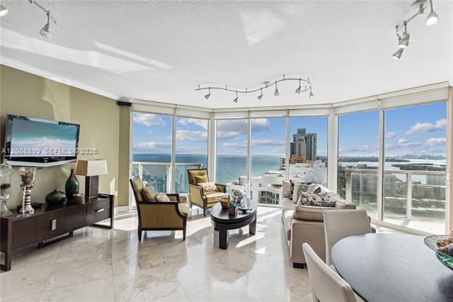 La Perla Corner Unit With Ocean Views photo 3