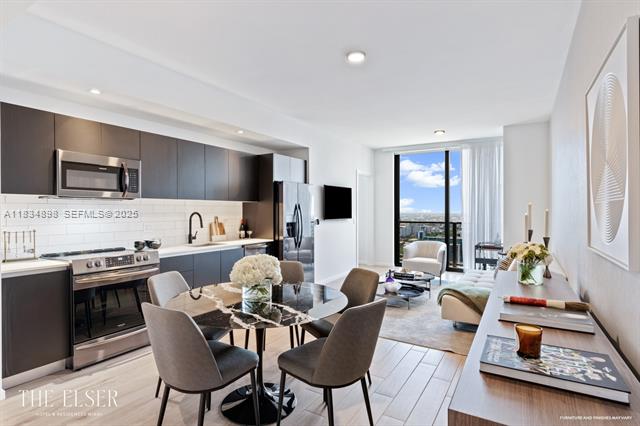 The Elser Hotel: New 3BR Bay Views Downtown photo 2