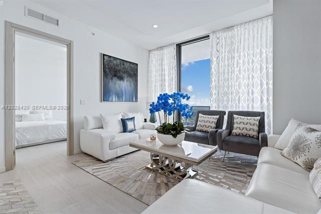 Brickell Flatiron Penthouse With City Views photo 3