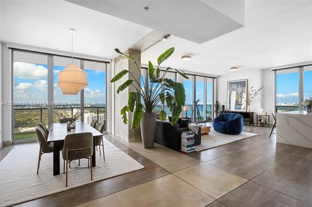Two Midtown Skyline Views, Renovated 2BR
