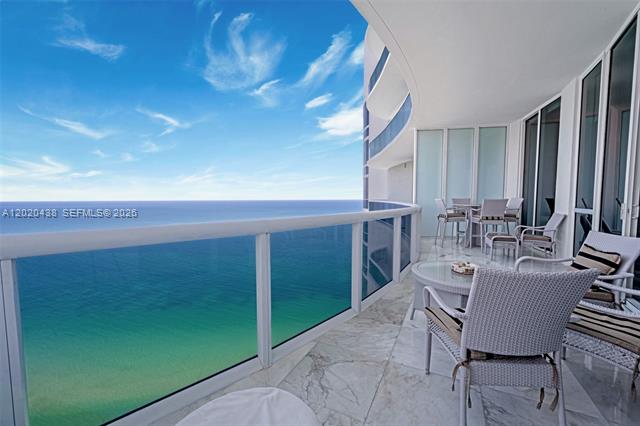 Remodeled Trump Towers With Ocean Views, 41st Floor photo 2
