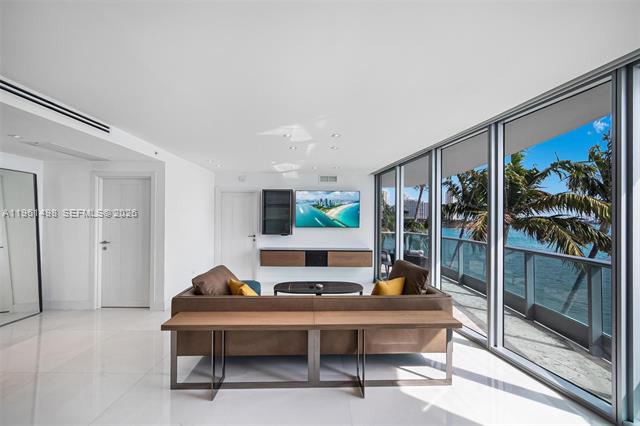 Jade Residences Bay Loft With Three Private Balconies photo 3