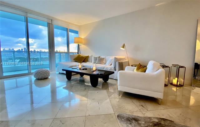 Bentley Bay Corner With Wraparound Balcony Views photo 3