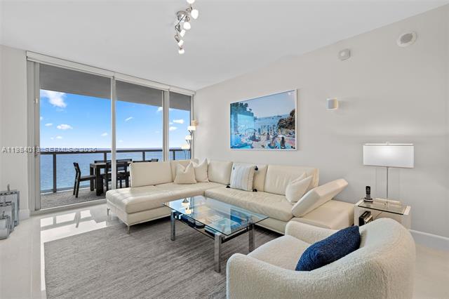 The Carillon Miami Wellness Resort 2BR Ocean photo 2