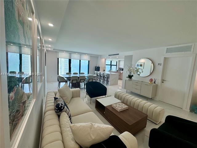 Newly Renovated Oceanfront 2BR + Den At Balmoral photo 3