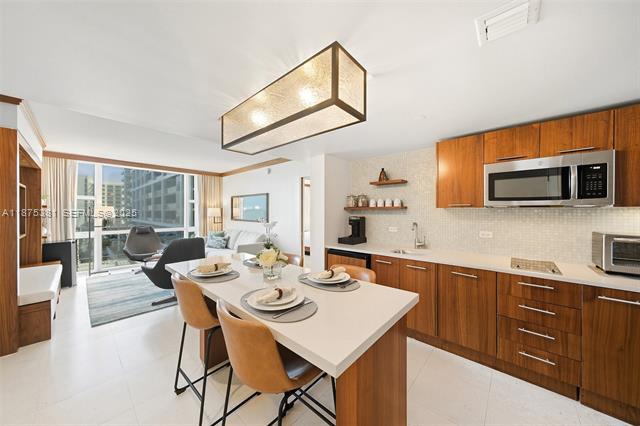 Carillon Miami Beach: Modern 2BR City View photo 3