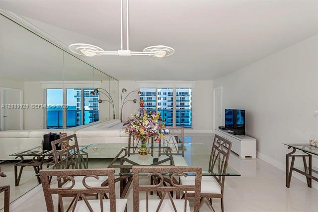 Oceanfront 1BR At Roney Palace With Hotel Amenities photo 2