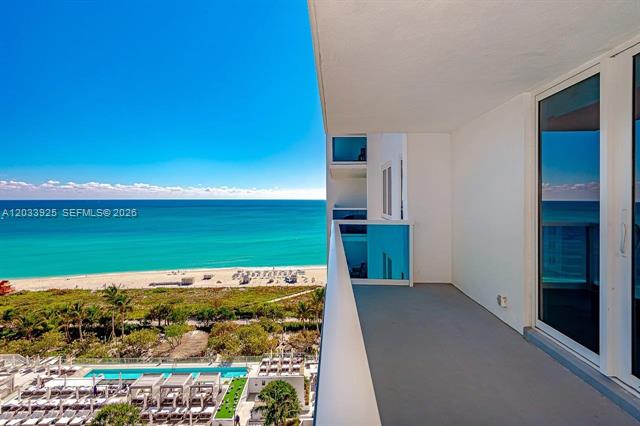 Oceanfront 1BR At Roney Palace With Hotel Amenities