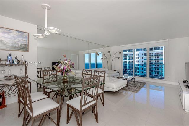 Oceanfront 1BR At Roney Palace With Hotel Amenities photo 3