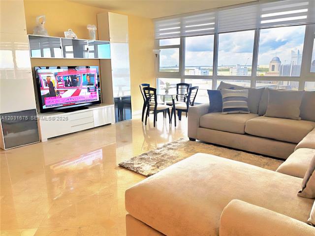 The Decoplage: High Floor City & Ocean View