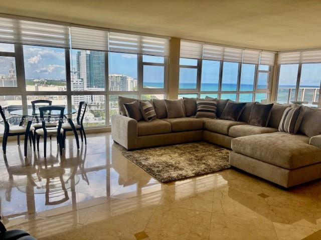 The Decoplage: High Floor City & Ocean View photo 2