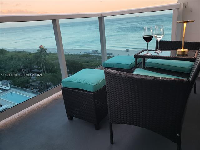 Roney Palace Direct Ocean Beachfront 2BR photo 3