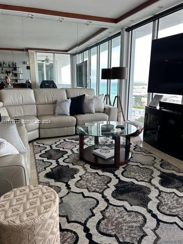 Penthouse 2BR At The Decoplage With City View