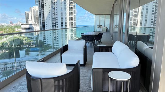 Armani Casa Sunset Views With Private Terrace