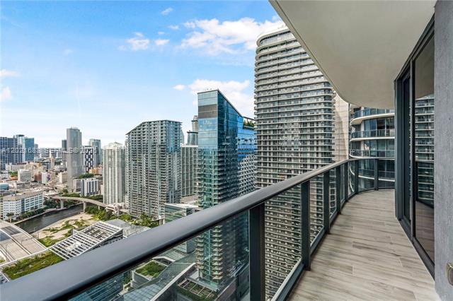 Brickell Heights Corner With Bay Views