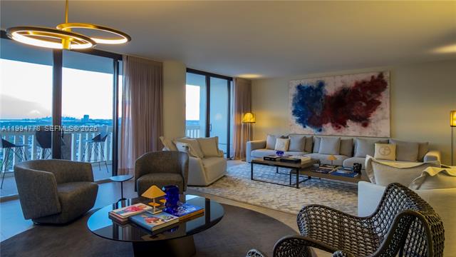 Renovated Waterfront 3BR With Bay & Beach Views