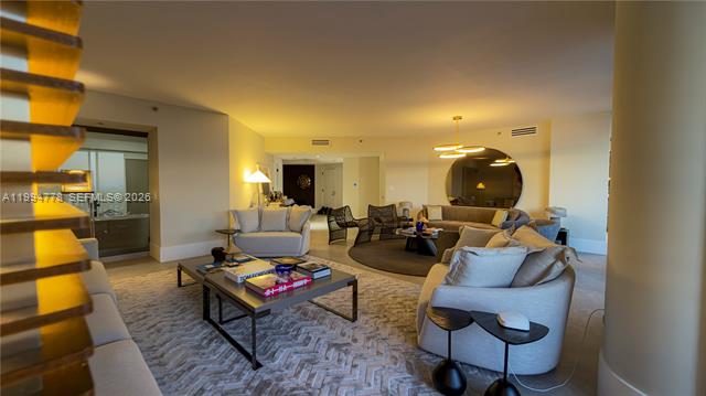 Renovated Waterfront 3BR With Bay & Beach Views photo 2