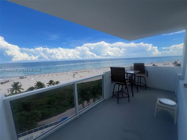 Oceanfront Corner At The Decoplage, Miami Beach photo 3