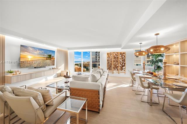 Oceanfront Roney Palace: Luxury 2BR Miami Beach