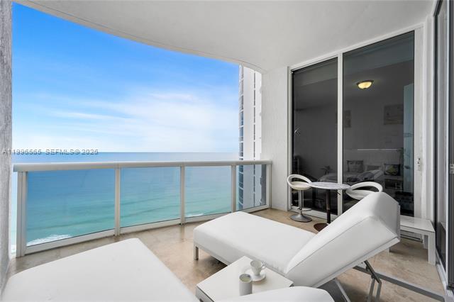 Trump Towers Ocean View With Beach Service